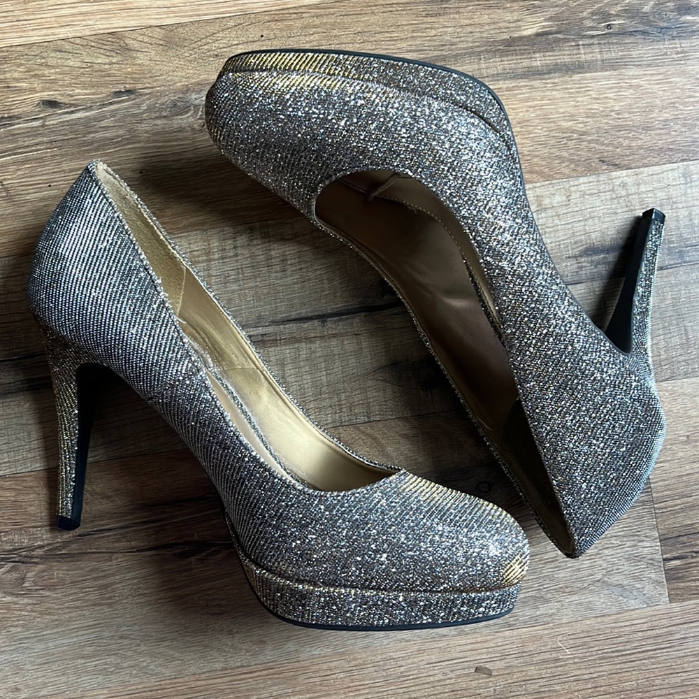 Silver/gold color changing glitter heels